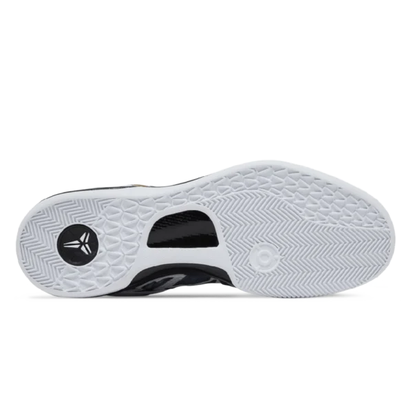 ⁦Nike Kobe 8 Protro "Mambacita" White Metallic Gold Black⁩ – תמונה ⁦4⁩