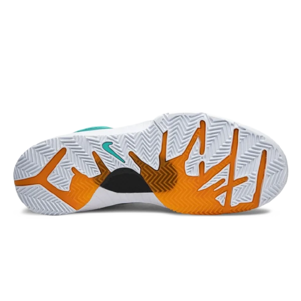 ⁦Nike Undefeated x Kobe 4 Protro Hyper Jade⁩ – תמונה ⁦4⁩