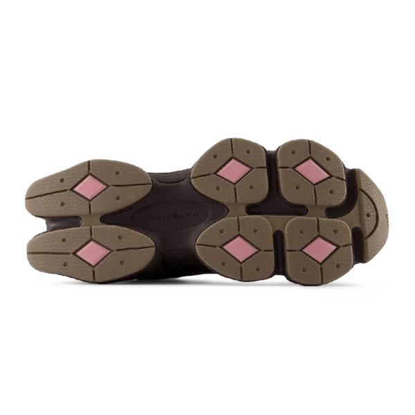 ⁦New Balance 9060 "Timeless Beauty" Brown Sand⁩ – תמונה ⁦4⁩