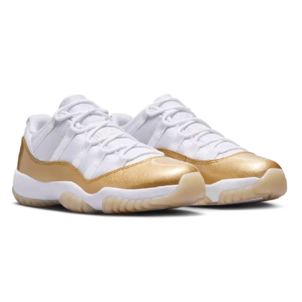 ⁦Air Jordan 11 Low "Mother's Day" White Metallic Gold⁩ – תמונה ⁦2⁩