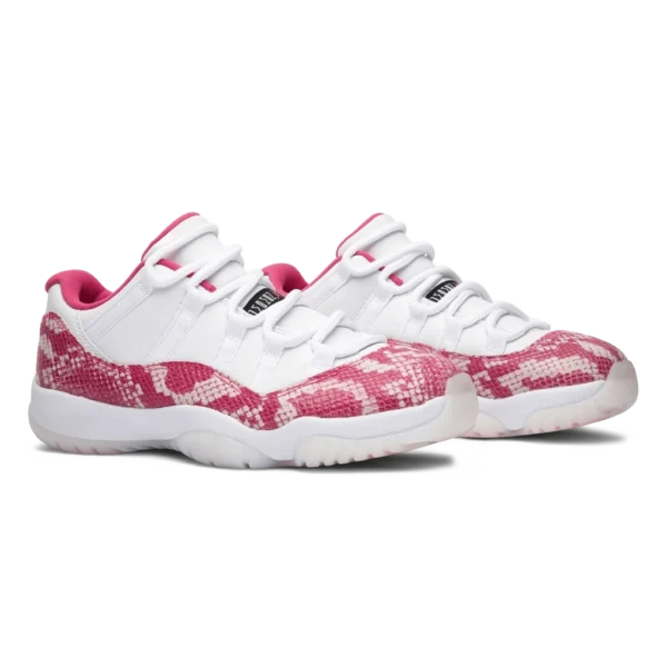 ⁦Air Jordan 11 Retro Low Pink Snakeskin⁩ – תמונה ⁦2⁩