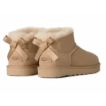 ⁦UGG Ultra Mini Bailey Bow Sand⁩ – תמונה ⁦3⁩