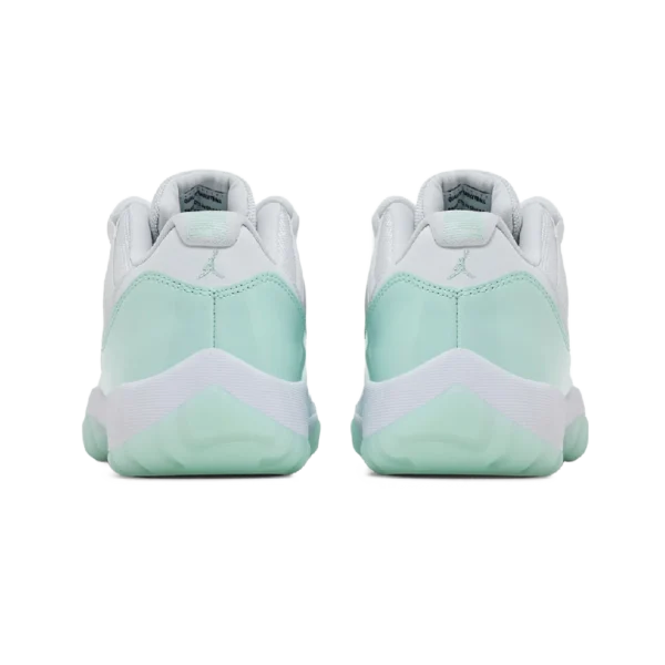 ⁦Air Jordan 11 Retro "Low Igloo" White Legend Blue⁩ – תמונה ⁦3⁩