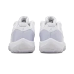 ⁦Air Jordan 11 Retro Low Pure Violet⁩ – תמונה ⁦3⁩