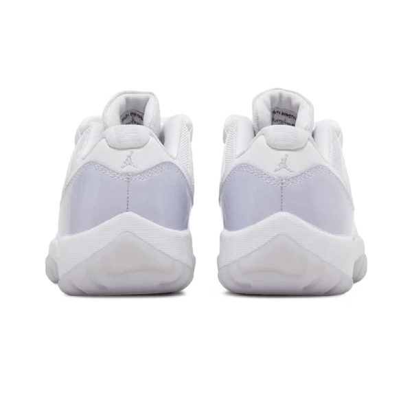 ⁦Air Jordan 11 Retro Low Pure Violet⁩ – תמונה ⁦3⁩