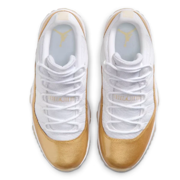 ⁦Air Jordan 11 Low "Mother's Day" White Metallic Gold⁩ – תמונה ⁦4⁩