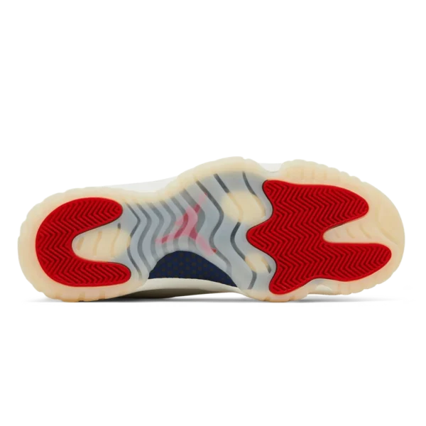 ⁦Air Jordan 11 Retro Sail Newspaper Sport Royal⁩ – תמונה ⁦4⁩