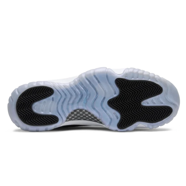 ⁦Air Jordan 11 Retro Low Iridescent White Emerald Rise Black⁩ – תמונה ⁦4⁩