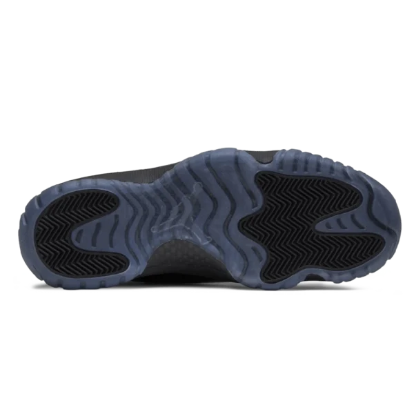 ⁦Air Jordan 11 Retro Cap and Gown⁩ – תמונה ⁦4⁩