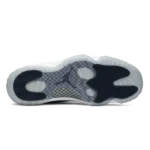 ⁦Air Jordan 11 Retro Low "Georgetown" Grey Mist Midnight Navy⁩ – תמונה ⁦4⁩