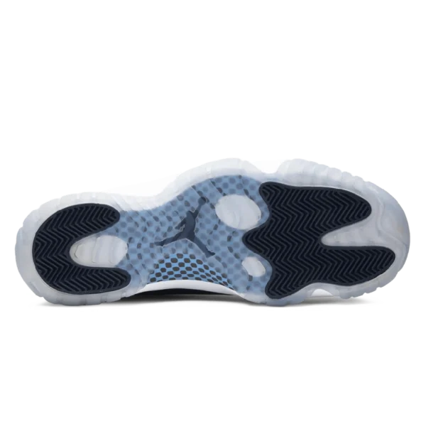 ⁦Air Jordan 11 Retro "Win Like 82" White Midnight Navy⁩ – תמונה ⁦4⁩