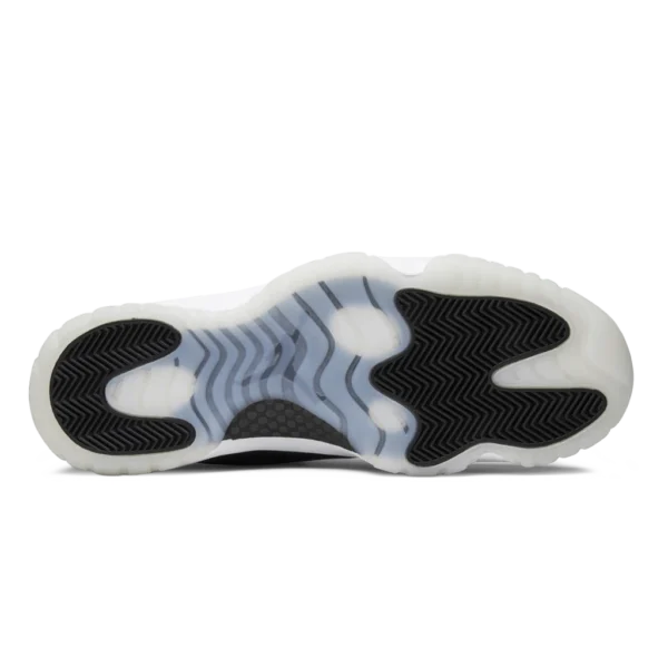 ⁦Air Jordan 11 Retro Low Barons⁩ – תמונה ⁦4⁩