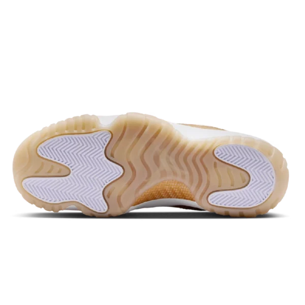 ⁦Air Jordan 11 Low "Mother's Day" White Metallic Gold⁩ – תמונה ⁦5⁩