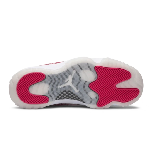 ⁦Air Jordan 11 Retro Low Pink Snakeskin⁩ – תמונה ⁦5⁩