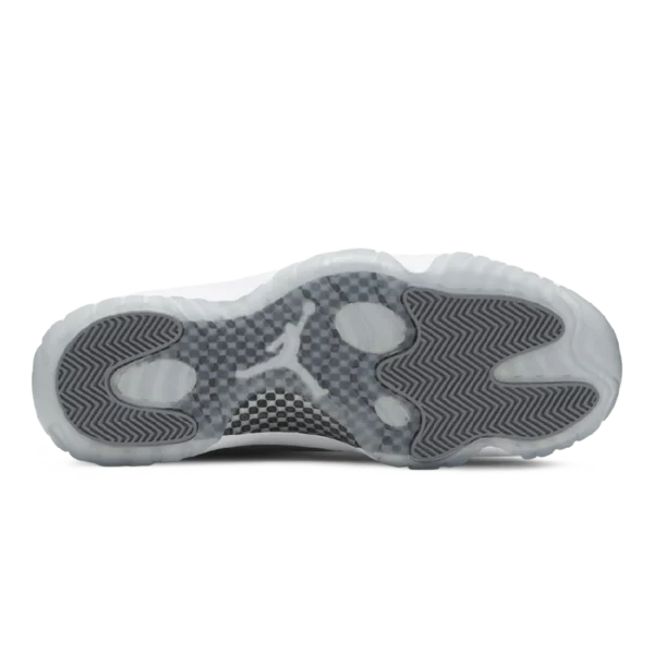⁦Air Jordan 11 Retro Low Medium Grey White Gunsmoke⁩ – תמונה ⁦5⁩